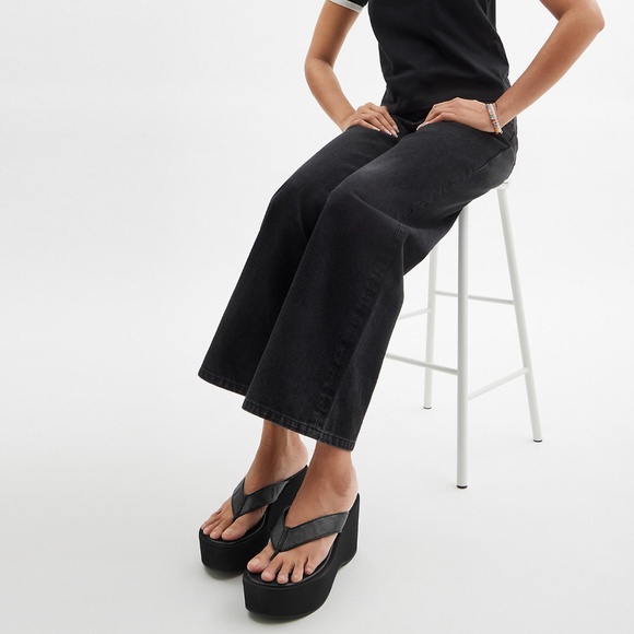 New Coach Black Thong Wedge Sandal In Signature Canvas - Picture 3 of 6